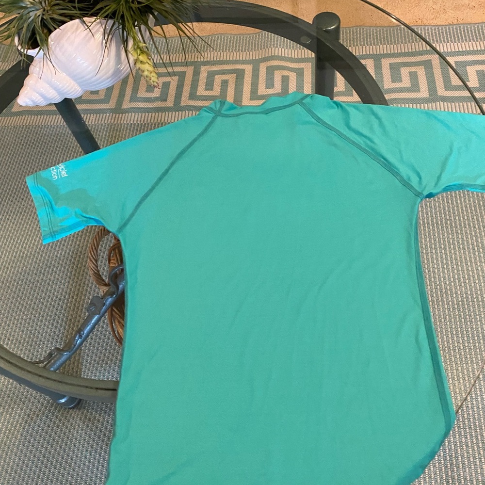 LOCAL MOTION RASH GUARD SHIRT 🏄‍♀️ 🌺 - Picture 5 of 5